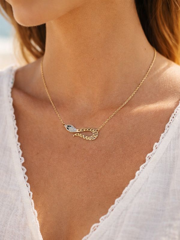 Porte le serpent… et laisse l’obscurité te choisir. Inspiration Lakestone 🐍