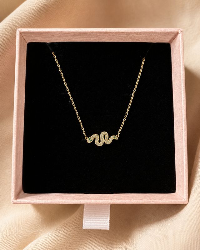 Le bijou qui marque, comme une obsession. Inspiration Lakestone 🐍