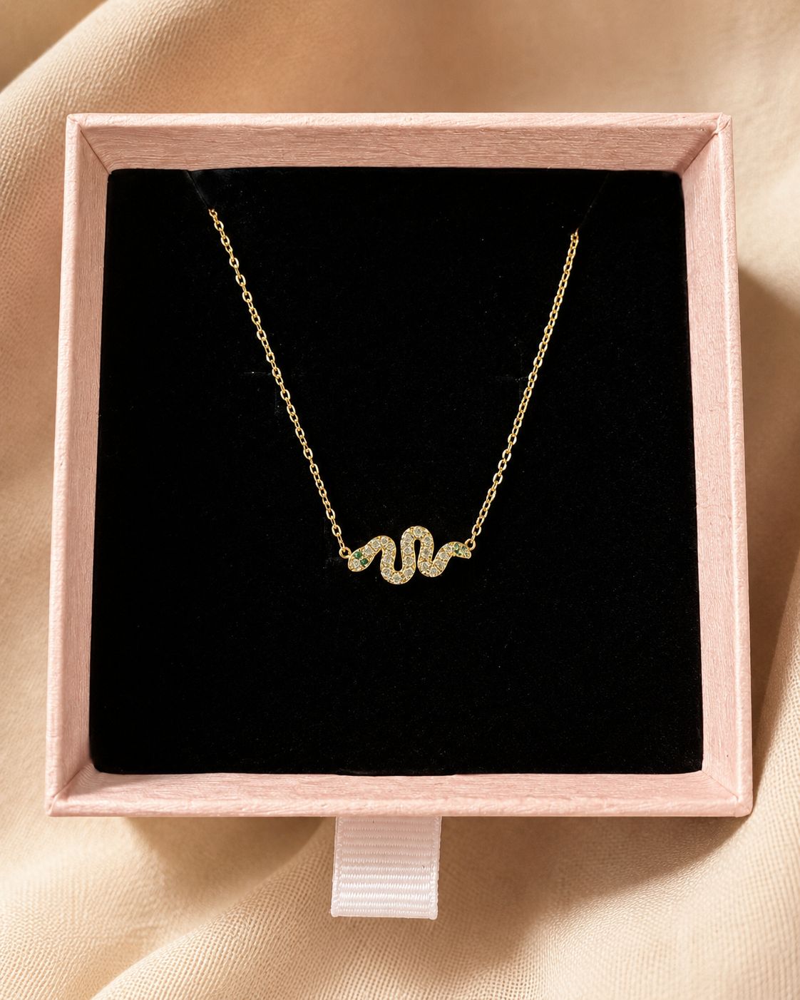 Le bijou qui marque, comme une obsession. Inspiration Lakestone 🐍
