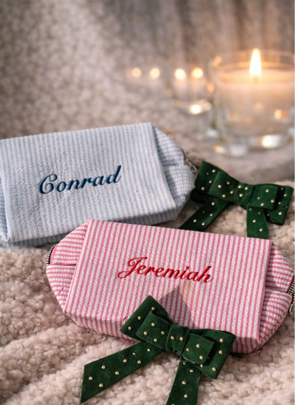 Pochette brodée : team Jeremiah/ Conrad 🎆❤️‍🩹