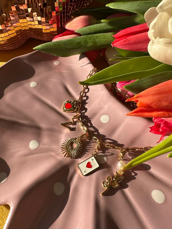 « Collier Valentina — Le feu d’un cœur qui refuse de plier »