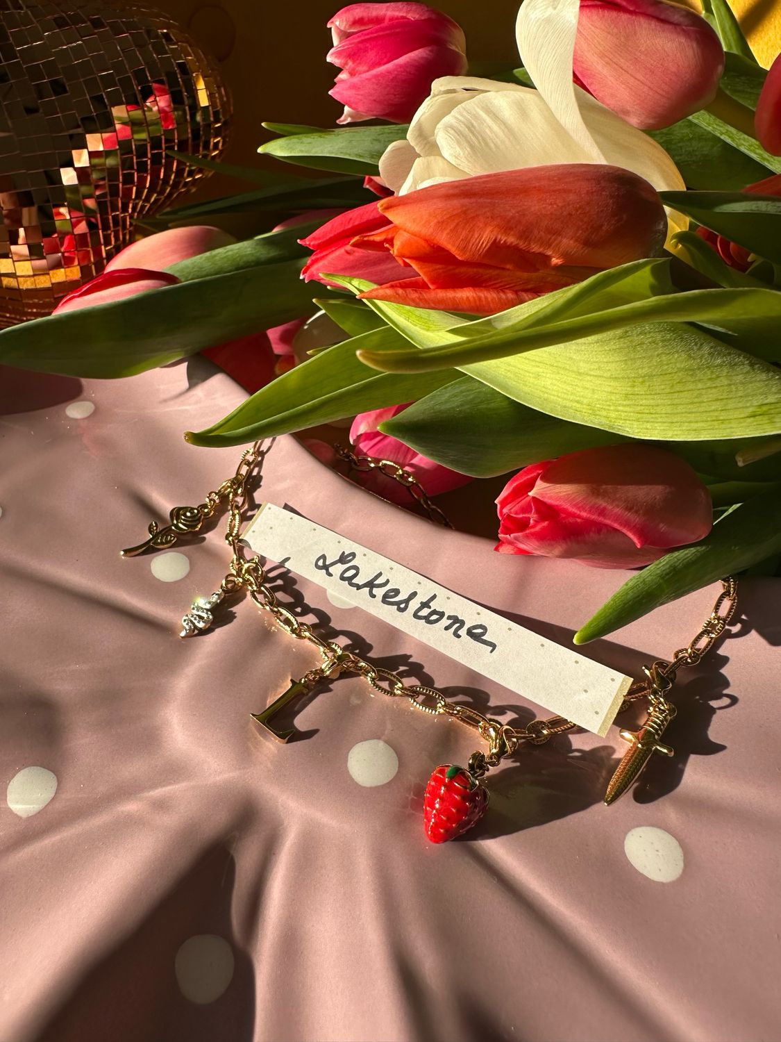 « Collier Lakestone — Le silence cache ce que tu n’es pas prêt à voir »