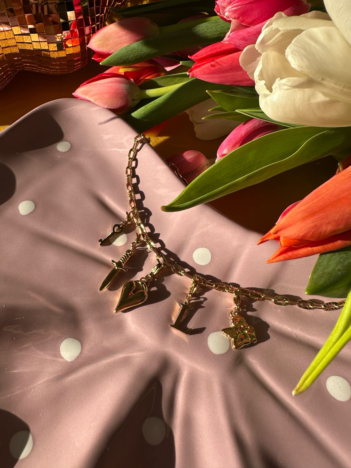 « Collier Léonid — Le danger porte ton nom, et pourtant tu t’en approches »