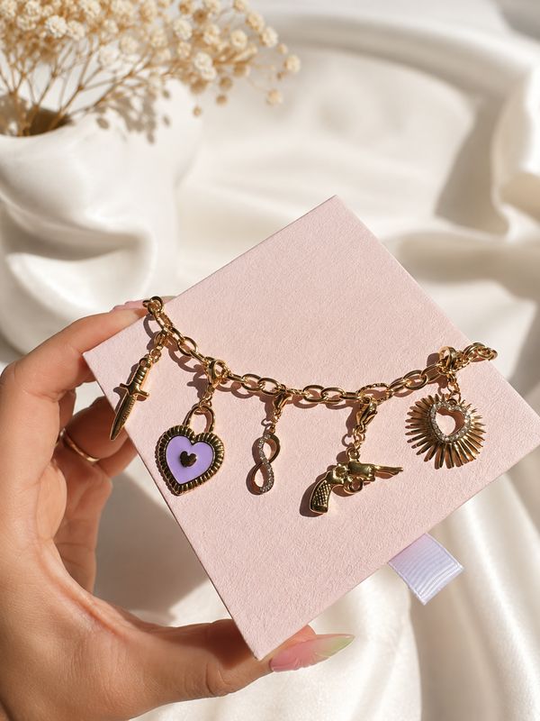     Liés par le chaos — Bracelet aux breloques de romances sombres ✨