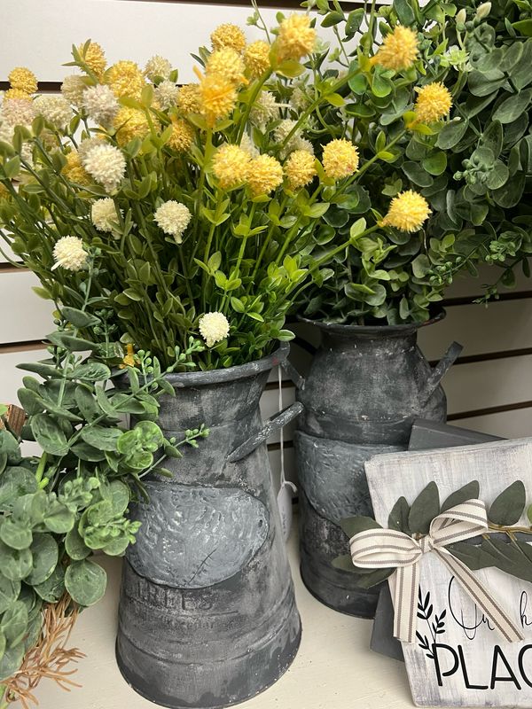 Arrangements &amp; Planters
