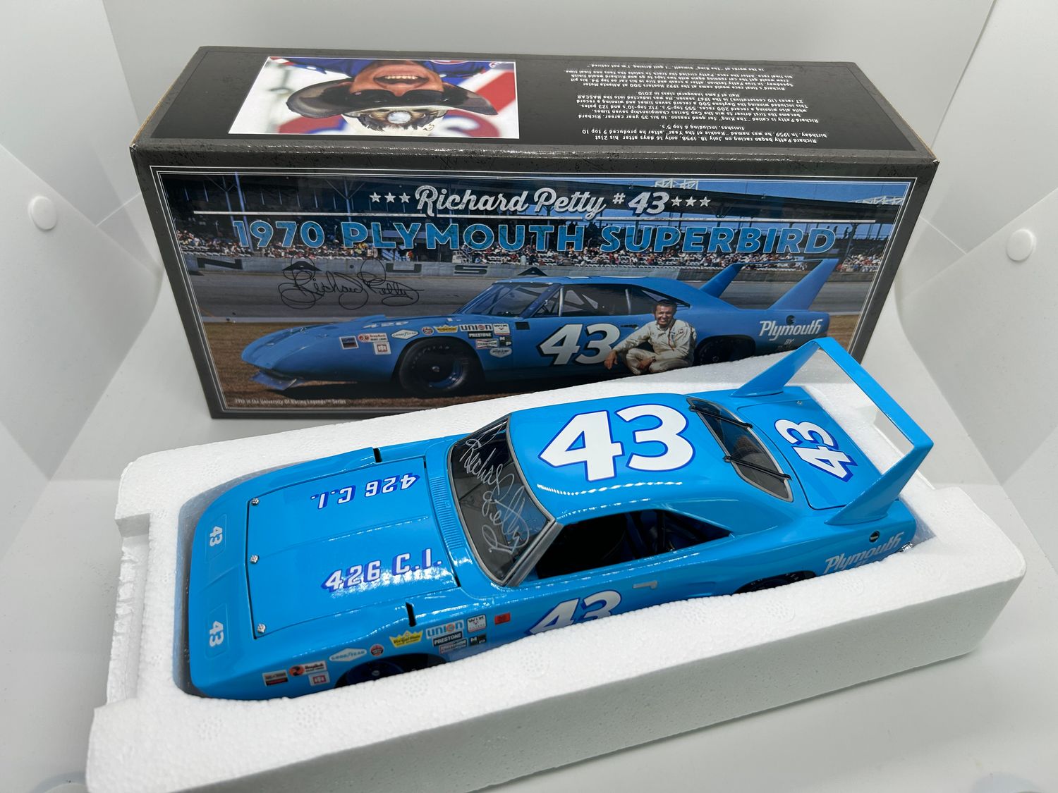 Richard Petty 1970 Autographed #43 Superbird 1:24 University of Racing Nascar Diecast