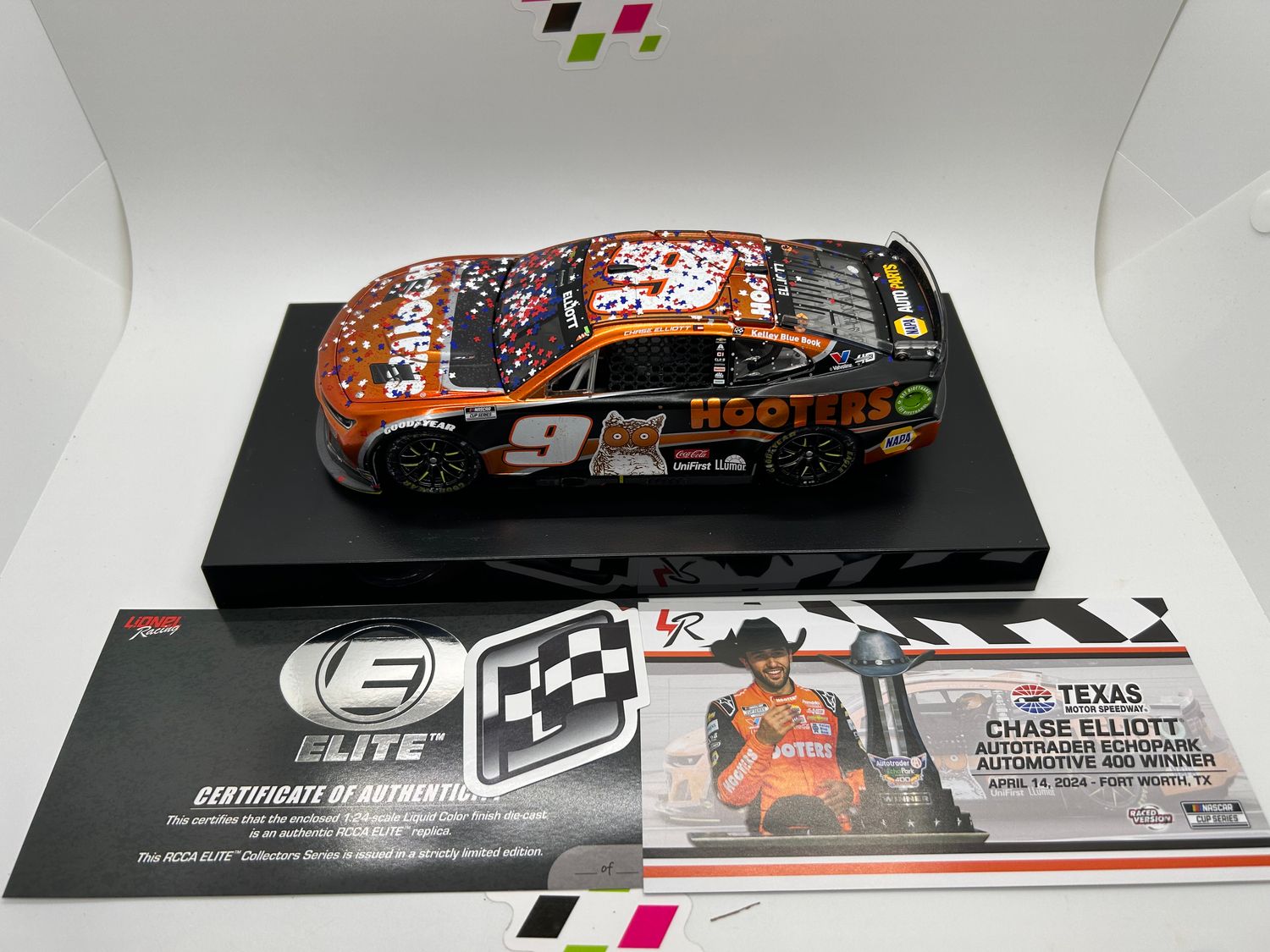 Chase Elliott 2024 Hooters / Texas 4/14/24 Race Win 1:24 Elite Liquid Color Nascar Diecast