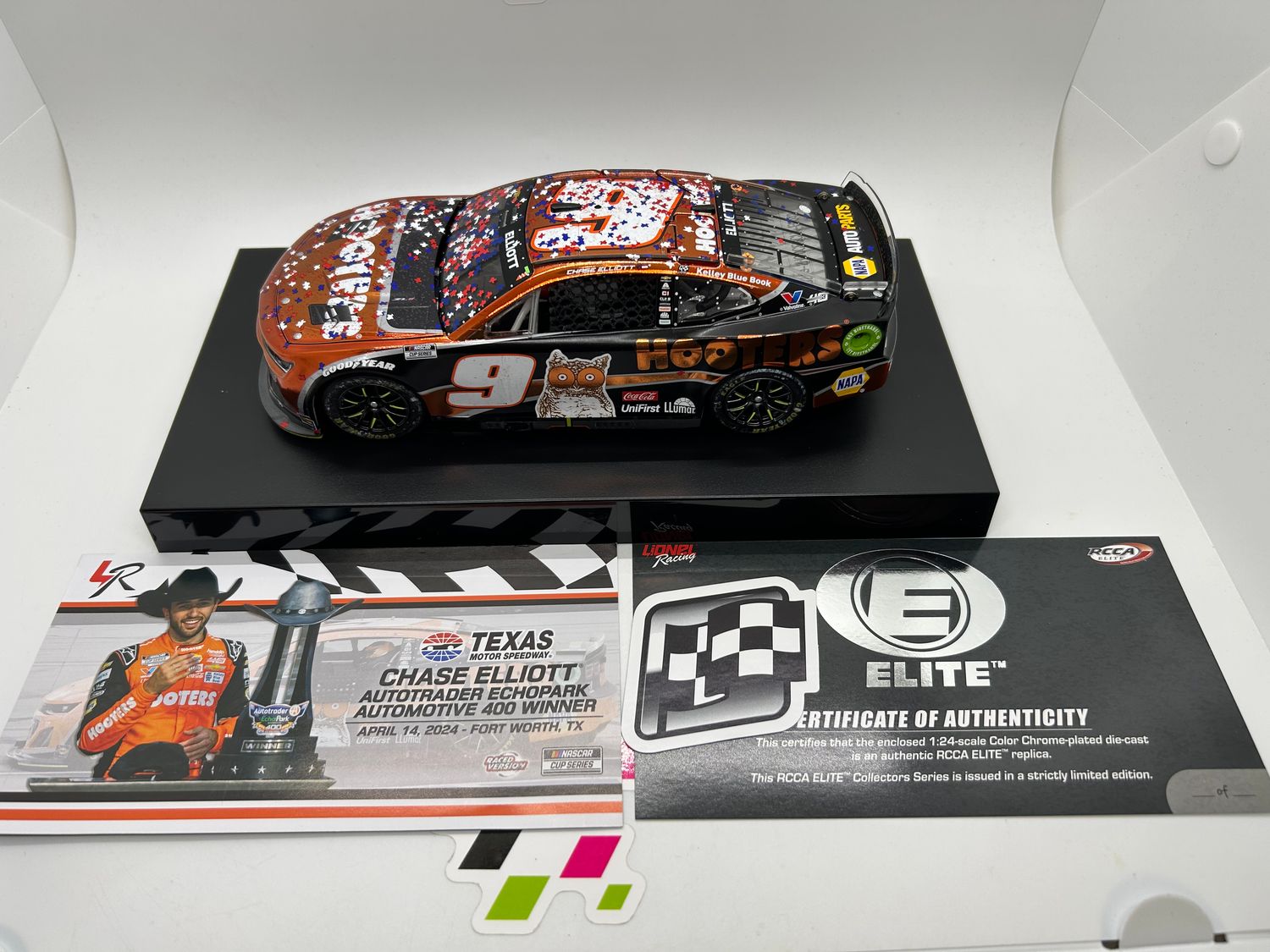 Chase Elliott 2024 Hooters / Texas 4/14/24 Race Win 1:24 Elite Color Chrome Nascar Diecast