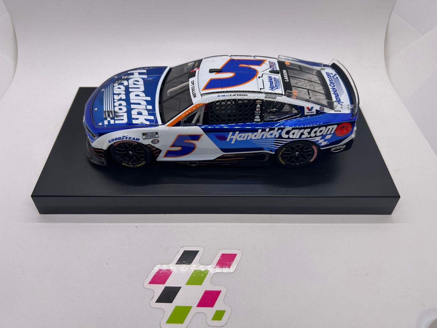 Kyle Larson 2025 Hendrickcars.com 1100 1:24 Color Chrome Nascar Diecast