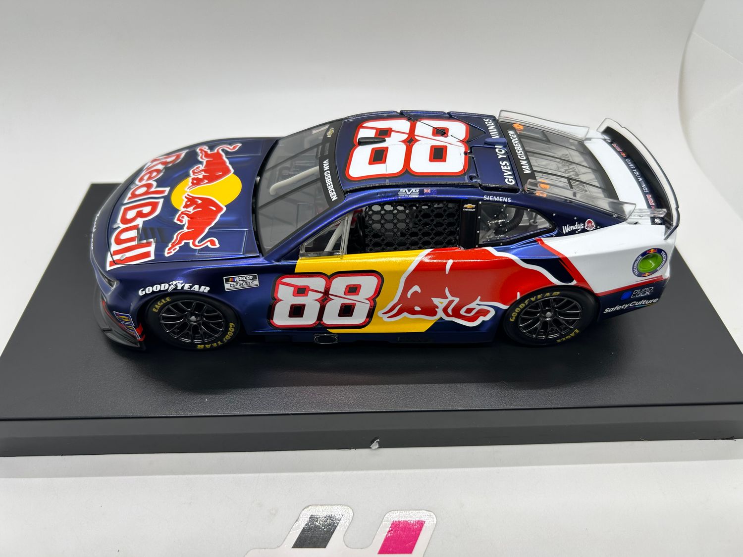 Shane Van Gisbergen 2025 Red Bull 1:24 Color Chrome Nascar Diecast