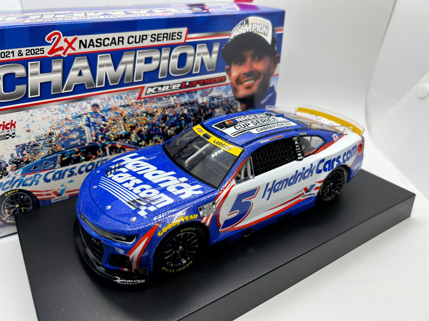 Kyle Larson 2025 2X Champion 1:24 Galaxy Color 1:24 Nascar Diecast [Lionel Racing]