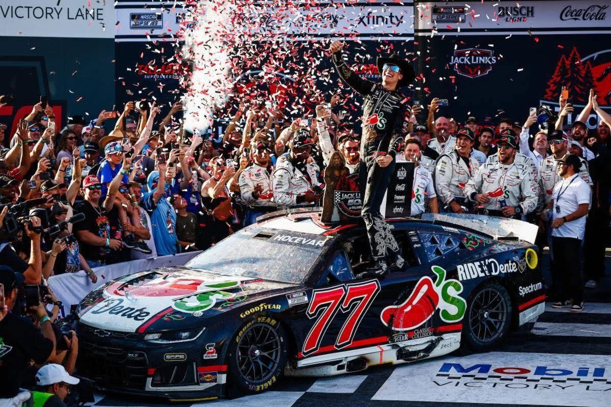 PRE-ORDER - Carson Hocevar 2026 Ride the Dente Black Talladega First Race Win 1:24 Elite Nascar Diecast