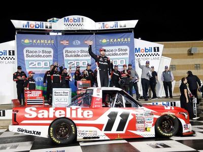 PRE-ORDER - Kaden Honeycutt Autographed 2026 Safelite Kansas 9/26/26 Race Win 1:24 Nascar Diecast - Truck Series