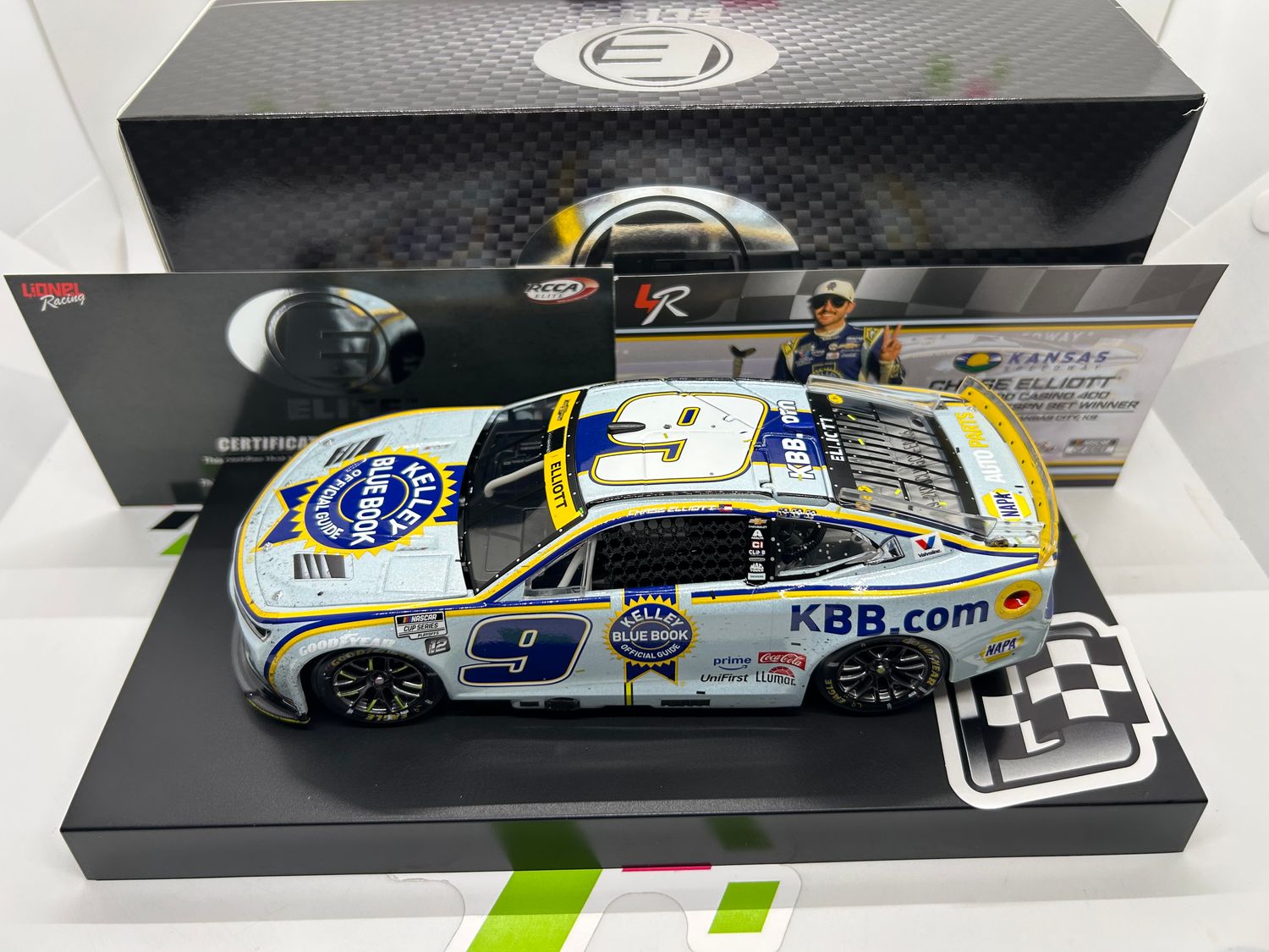 Chase Elliott 2025 Kelley Blue Book Kansas 9/28/25 Race Win Galaxy Color 1:24 Elite Nascar Diecast