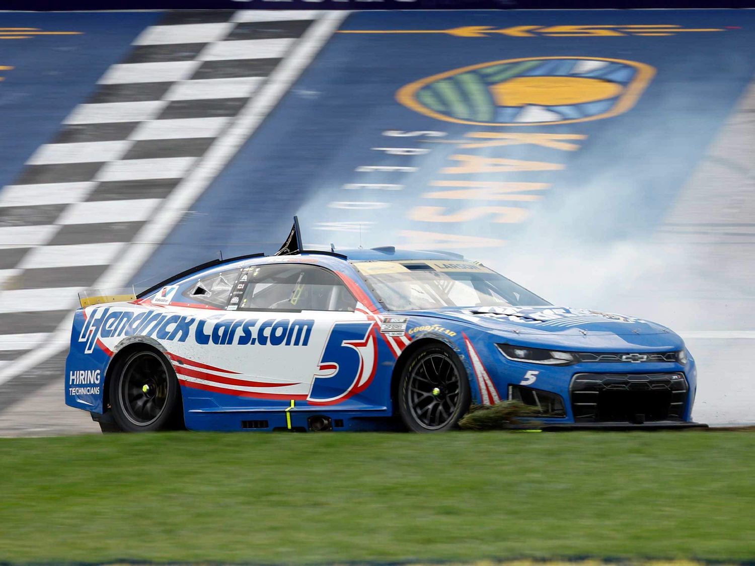 PRE-ORDER - Kyle Larson 2026 HendrickCars Sept 27, 2026 Kansas Race Win 1:24 Elite Nascar Diecast