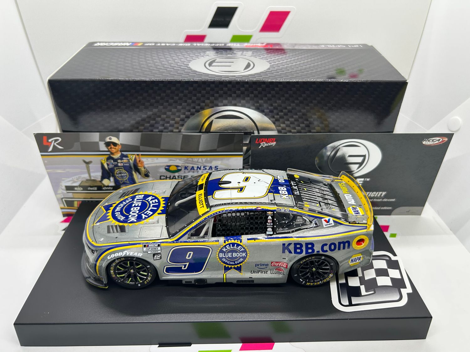 Chase Elliott 2025 Kelley Blue Book Kansas 9/28/25 Race Win RAW Finish 1:24 Elite Nascar Diecast