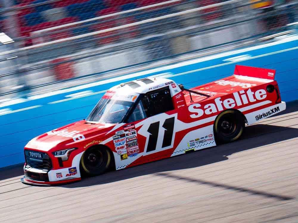 PRE-ORDER - Kaden Honeycutt 2026 Safelite Phoenix 10/16/26 Race Win 1:24 Nascar Diecast - Truck Series