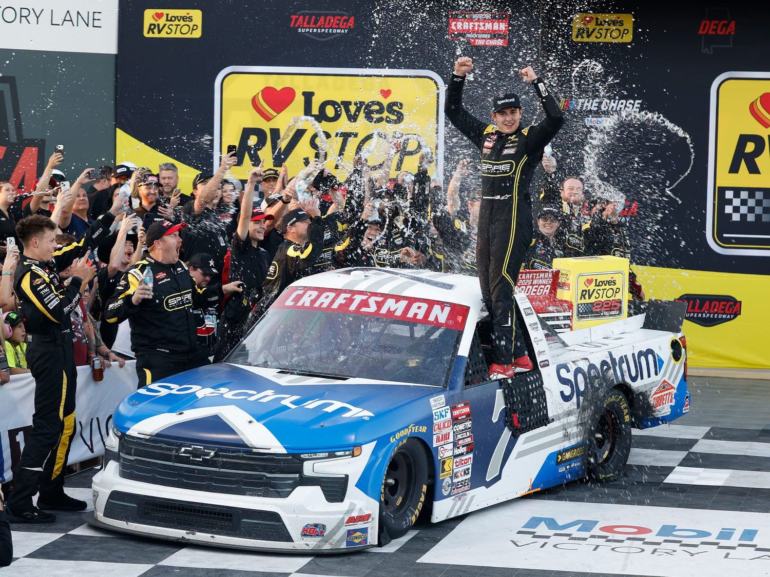 PRE-ORDER - Sammy Smith 2026 Spectrum Talladega 10/23/26 Race Win 1:24 Nascar Diecast - Truck Series