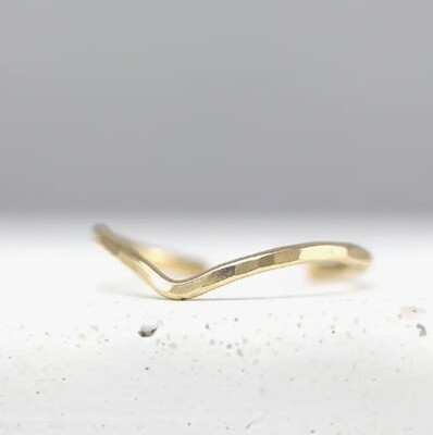 Chevron Toe Ring (gold)