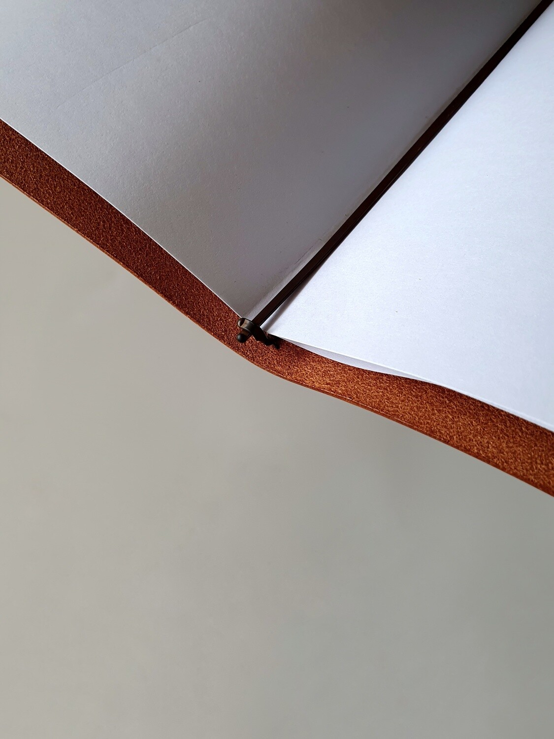 Single Binder Leather Cover (Refillable Unbound Sketchbook / Journal / Notebook) - standard A4 paper inserts