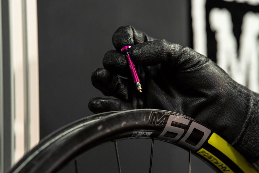 Muc-Off Tubeless Valve Kit: Green, fits Road and Mountain, 60mm, Pair