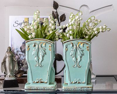 Oud zeegroene vaasjes.