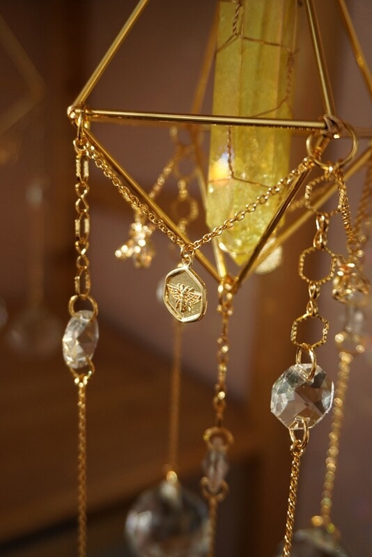 Yellow crackle quartz crystal suncatcher QWEEN B