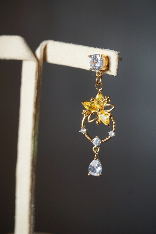 Yellow zirconia flower earrings JASMIN