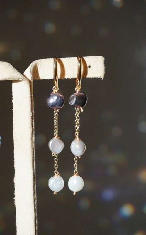 Grey pearl hoop earrings MARYBELL