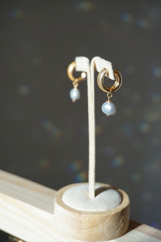 Grey pearl hoop earrings CORDELIA