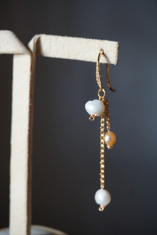 Pearl gold plated earrings MADARA