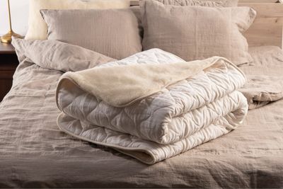 Sale artikelen (Teddy merino en) WIT linnen