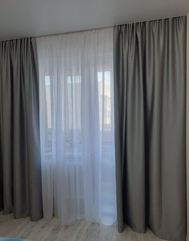 Комплект штор на окна из ткани «БЛЭКАУТ».Цвет серый.