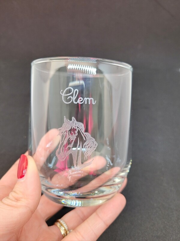 Verre à eau gravé