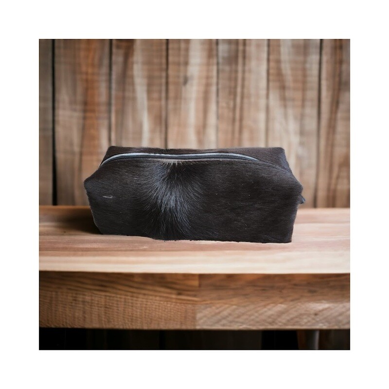 KUHIE® - Kosmetiktasche/ Toilettentasche Make-Up Kit, Kuhfell schwarz unisex KUHIE® - Kosmetiktasche/ Toilettentasche Make-Up Kit, Kuhfell schwarz unisex