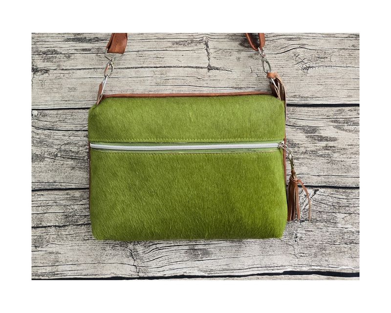 Kuhfelltasche "Pia" grün-braun - Retro Kuhfelltasche "Pia" grün-braun - Retro