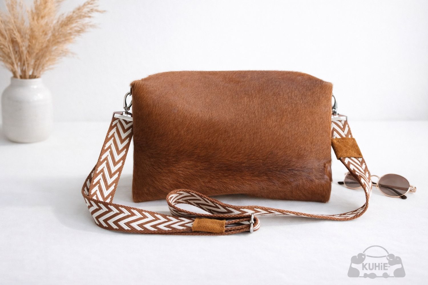 KUHIE -ELINA L- braun Kuhfell-Leder Crossbody-Tasche