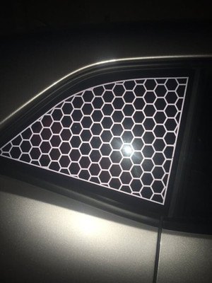 Challenger and Charger Quarter Glass Honeycomb Decal