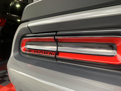 Challenger Taillight (Reverse Light, Clear) Honeycomb Tint