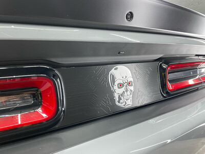 Challenger Taillight Divider