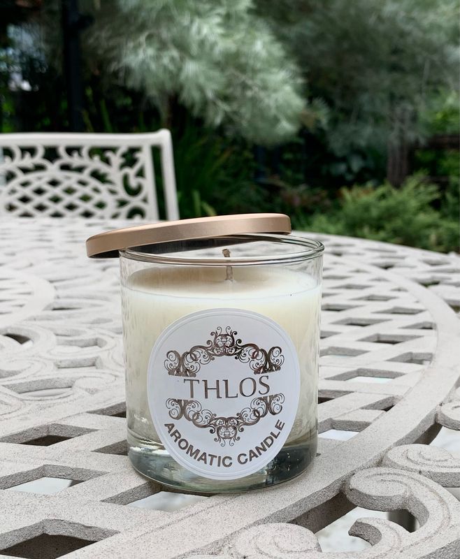 Black Vanilla Rice and Coconut Wax Candle in Glass Black Vanilla Rice and Coconut Wax Candle in Glass