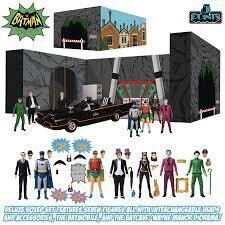 MEZCO TOYZ BATMAN 1966 5 POINTS ACTION FIGURE SET WITH BATMOBILE AND BATCAVE
