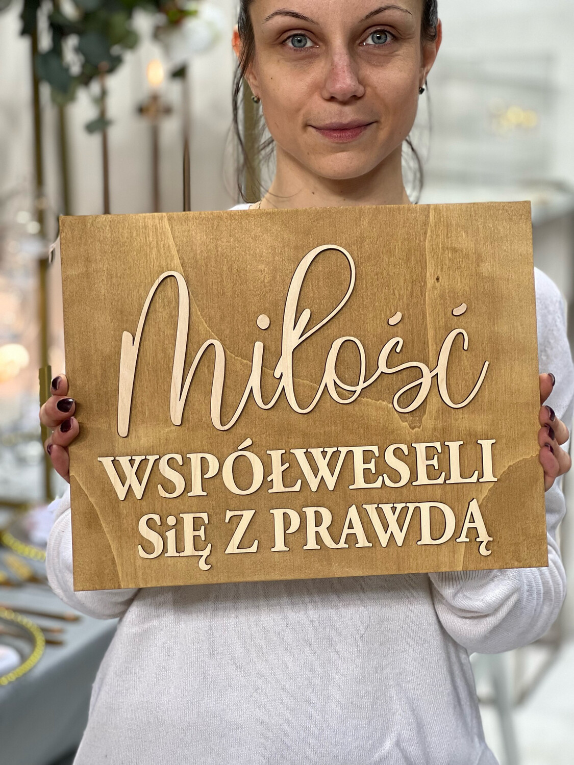 Drewniane Tabliczki Z Hymnem o Miłości 
Komplet - 16 Tabliczek - wypożyczenie