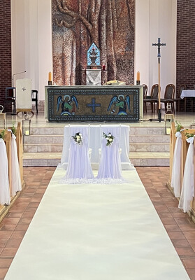 Ozdobne Krzesło Chiavari Z Dekoracją Z Miękkiego Tiulu 1 Sztuka wypożyczenie