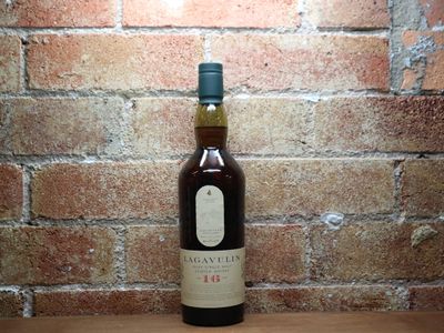 Lagavulin 16 Year Old Single Malt Whiskey, Islay SCO