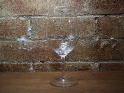 VERTICAL LINE Wine Glass Long Stem