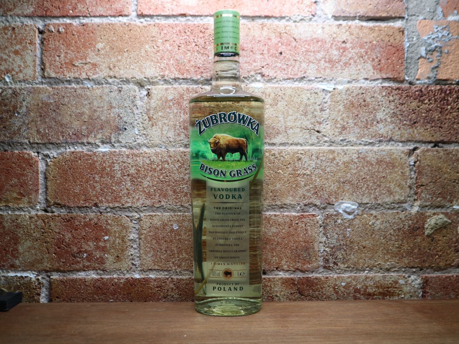 Zubrowka Bison Grass Vodka 1L, POL