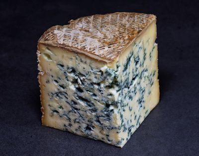 Fourme D&#39;Ambert AOP Blue FRA kg