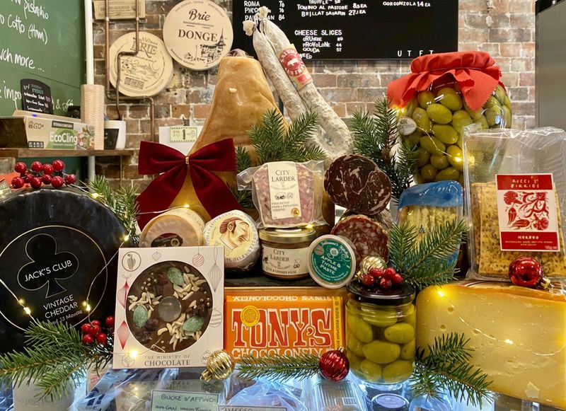 GRAZE ALL DAY HAMPER