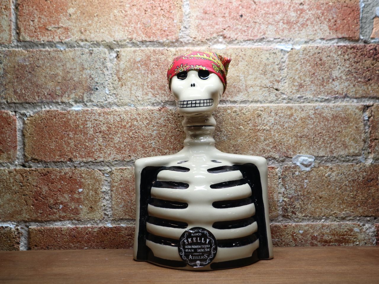 Los Azulejos Skelly Blanco Tequila, MEX